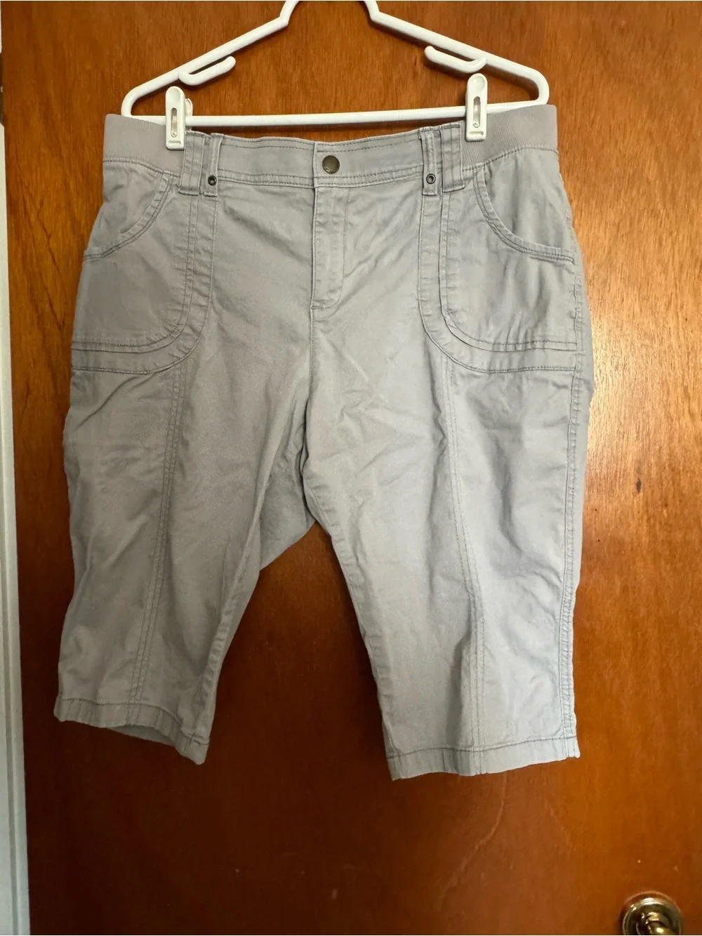 Women's Light beige Cargo Shorts — Comfortable Everyday Fit
